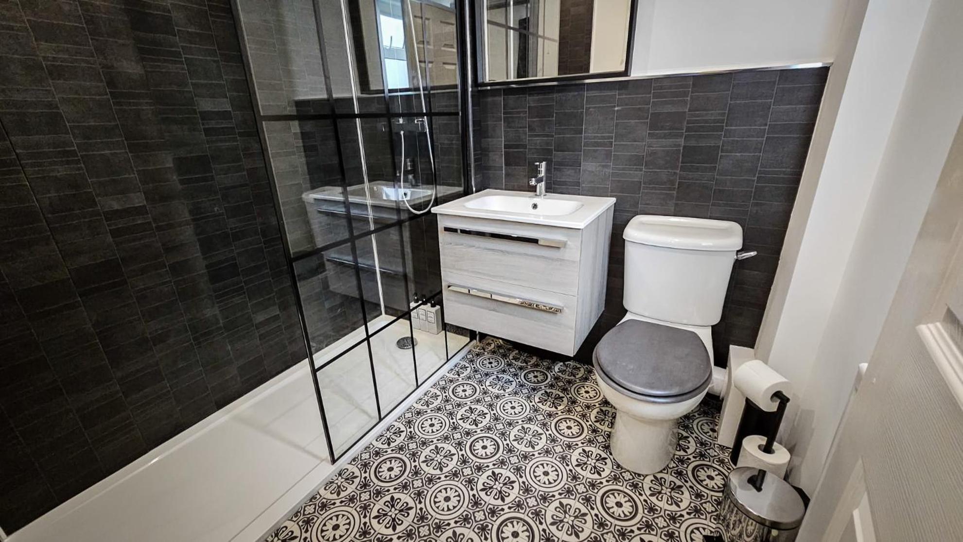 Modern City Centre Apartment Белфаст Екстериор снимка
