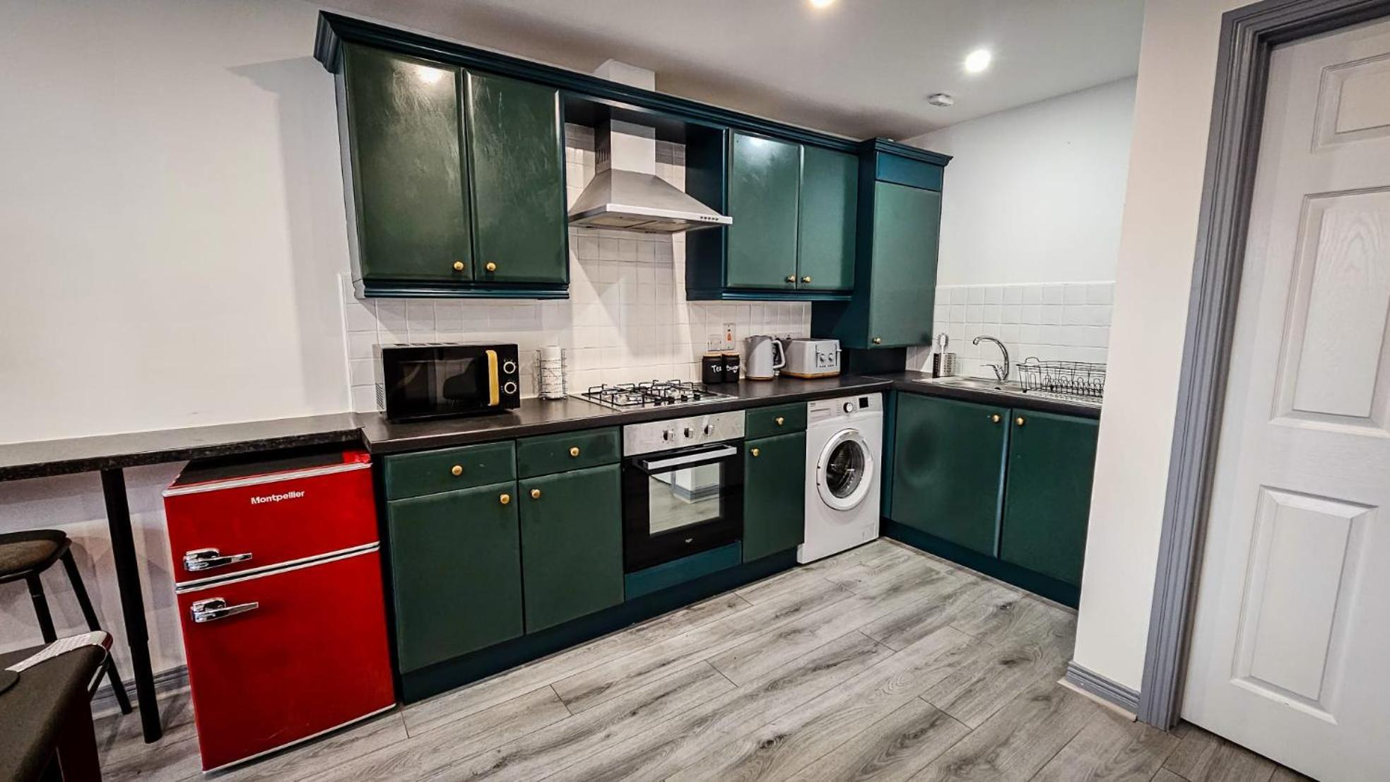 Modern City Centre Apartment Белфаст Екстериор снимка