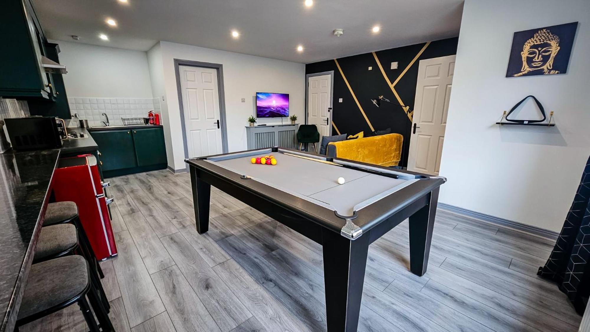Modern City Centre Apartment Белфаст Екстериор снимка